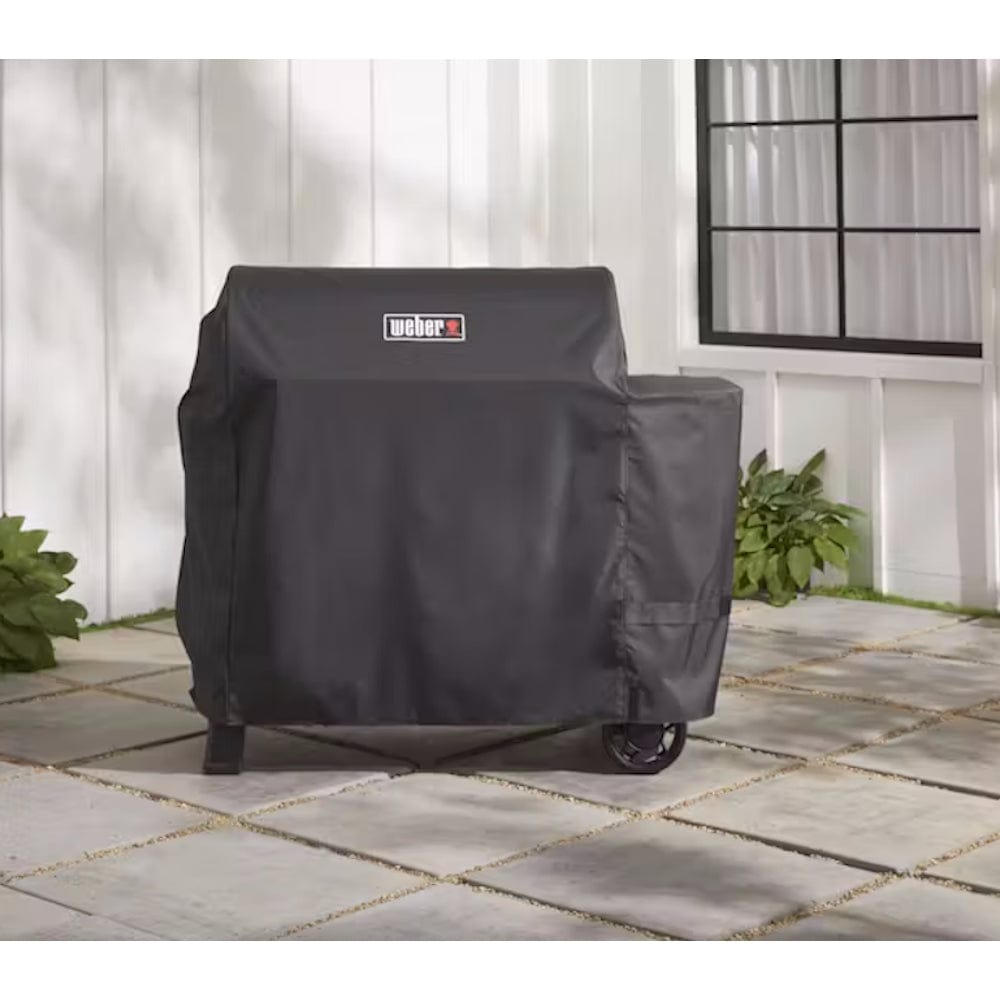 Searwood XL 600 Premium Grill Cover grill in yard