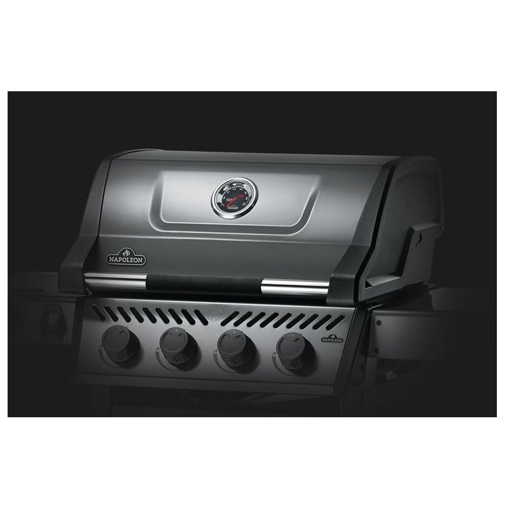 Napoleon Freestyle 425 4-Burner Gas Grill knobs and head grill lid closed with thermostat