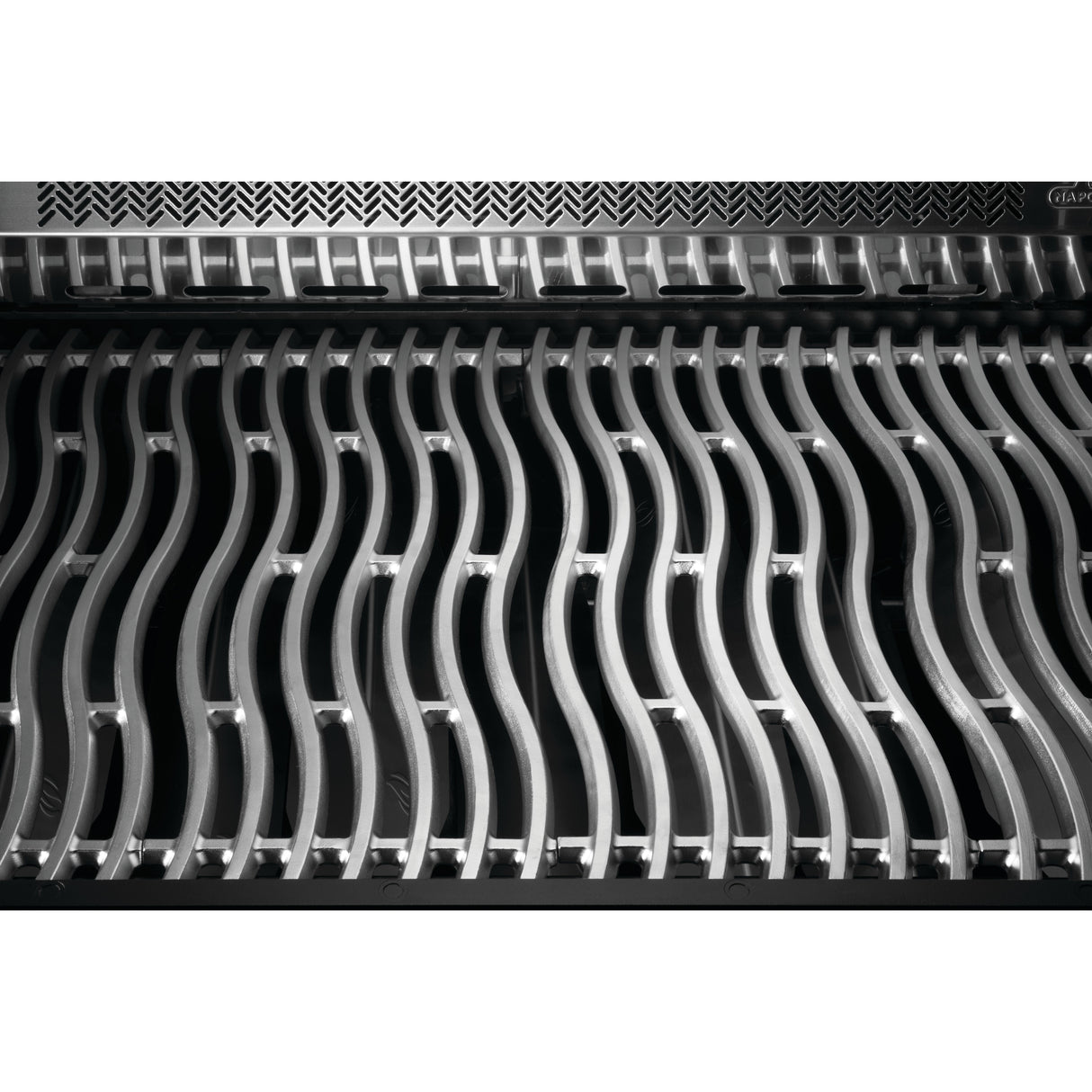 Napoleon Phantom Prestige 500 Gas Grill empty clean grill bars