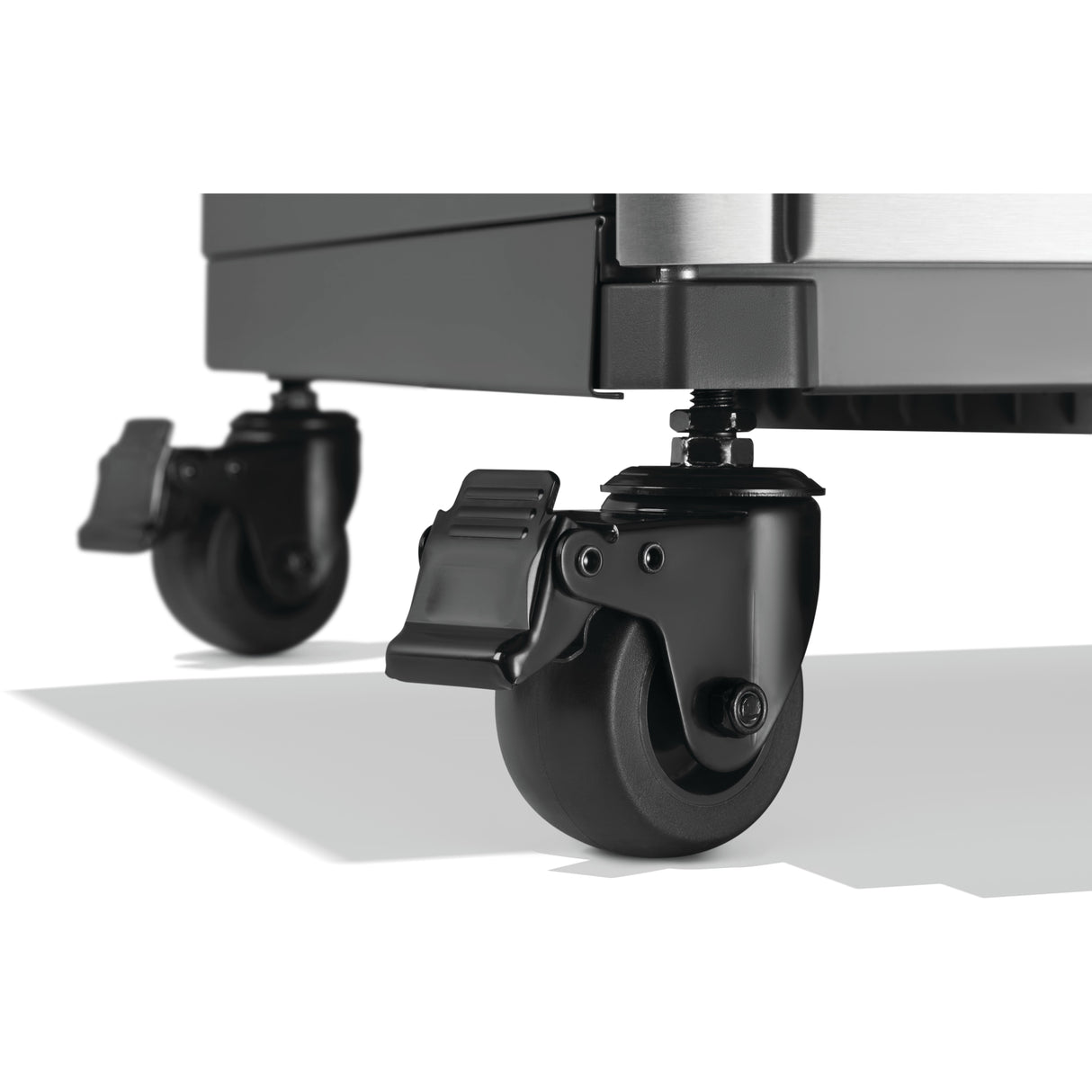 Napoleon Prestige 665 Connected Gas Grill wheels