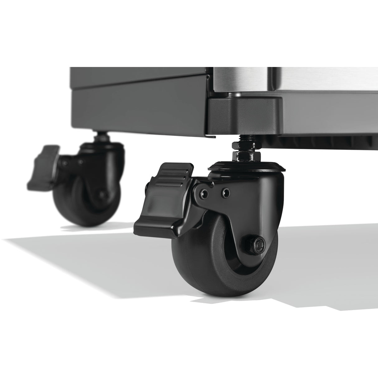 Napoleon Prestige 665 Connected Gas Grill wheels