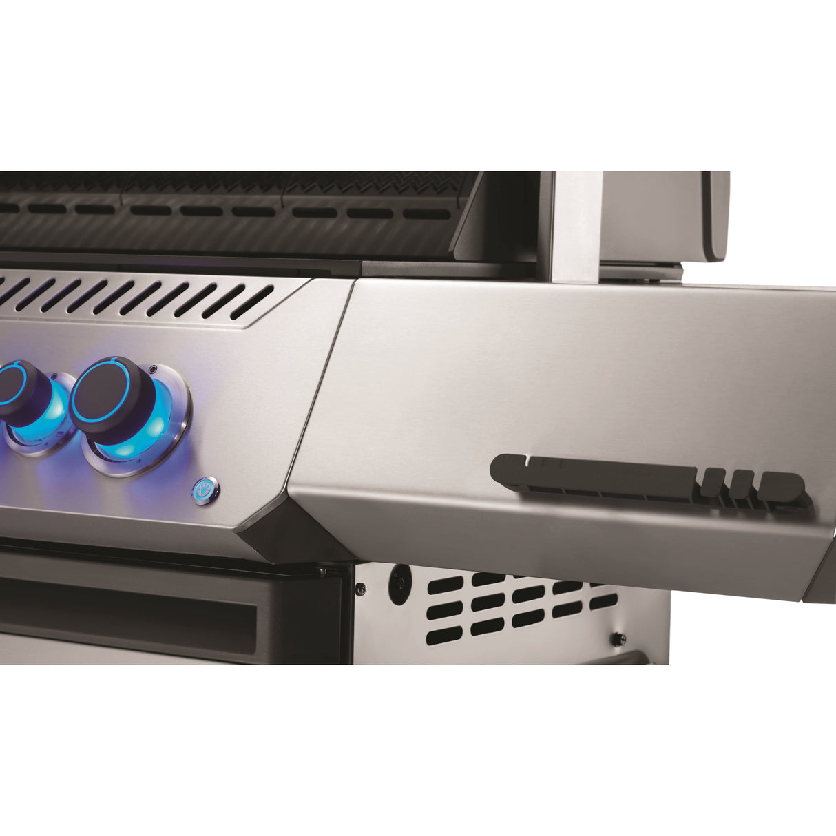 Napoleon Prestige 500 Connected Gas Grill right side front