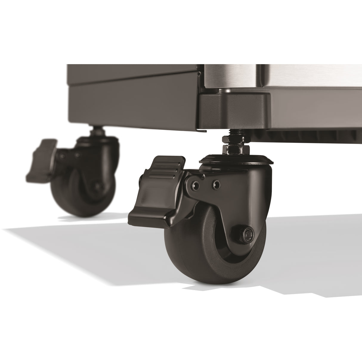 Napoleon Prestige 500 Connected Gas Grill wheels