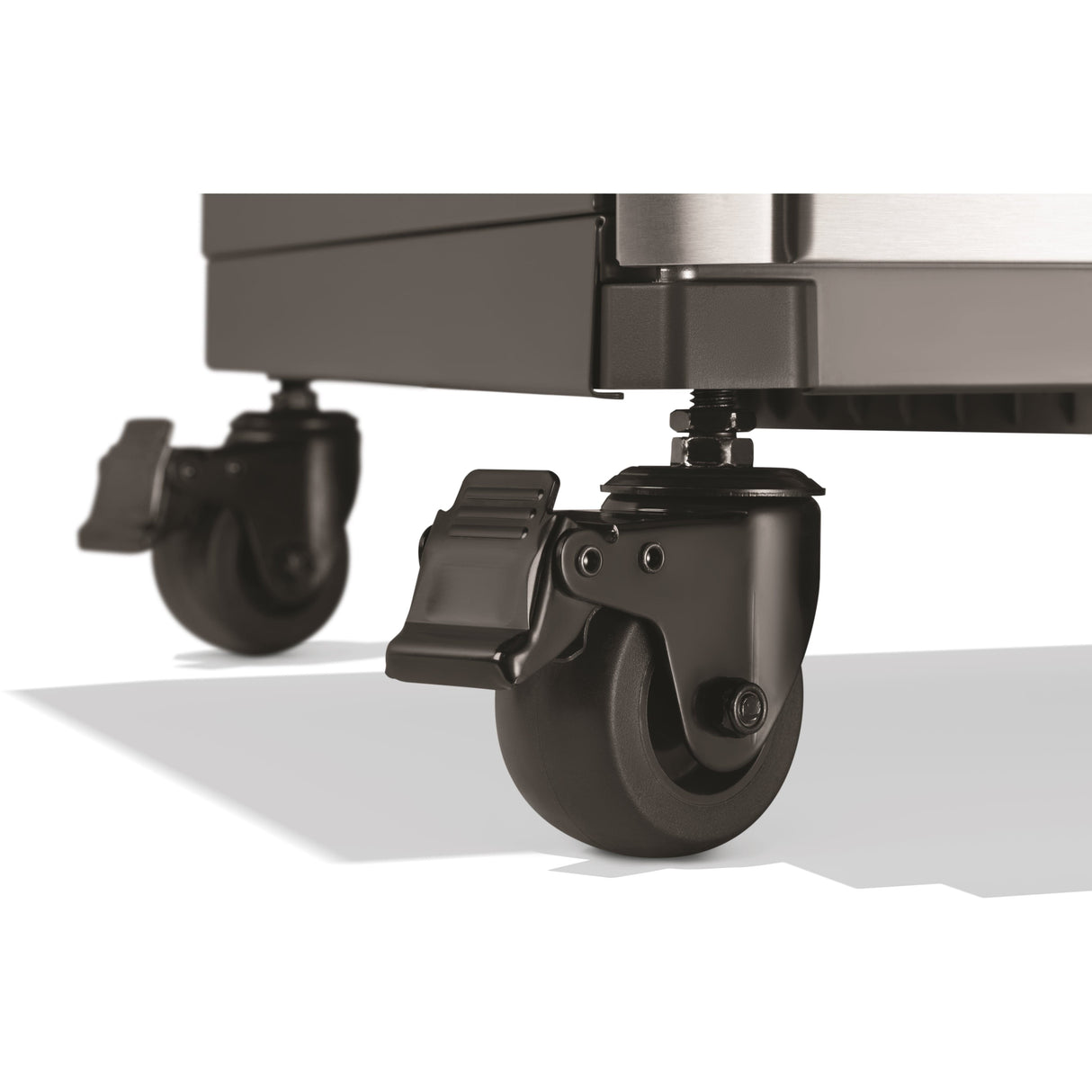 Napoleon Prestige 500 Connected Gas Grill wheels