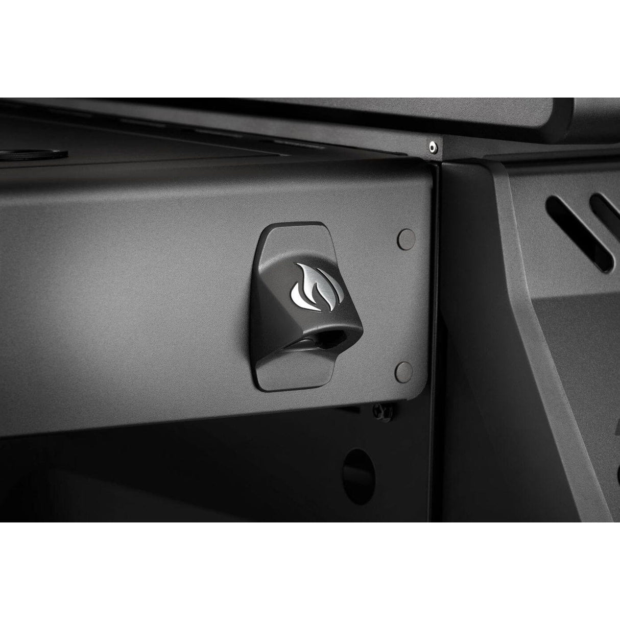 Napoleon Rogue PRO Phantom 30 Grill attachment logo