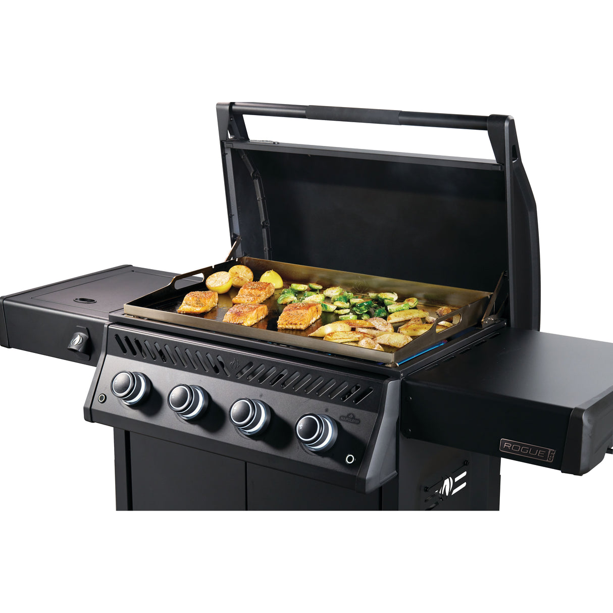 Napoleon Rogue PRO Phantom 30 Grill meat and vegetables on grill