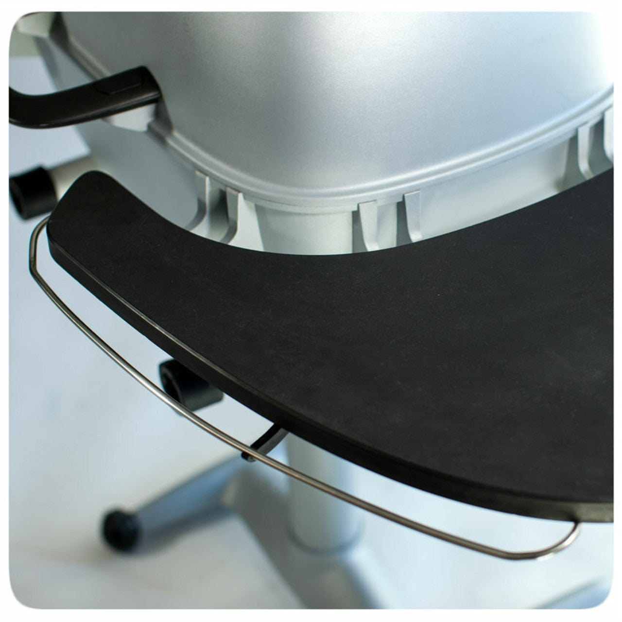 PK360 Aluminium Charcoal Grill & Smoker shelf close up