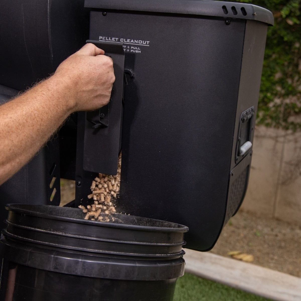 Pit Boss Grills | Competition Series 1250 pellet cleanout