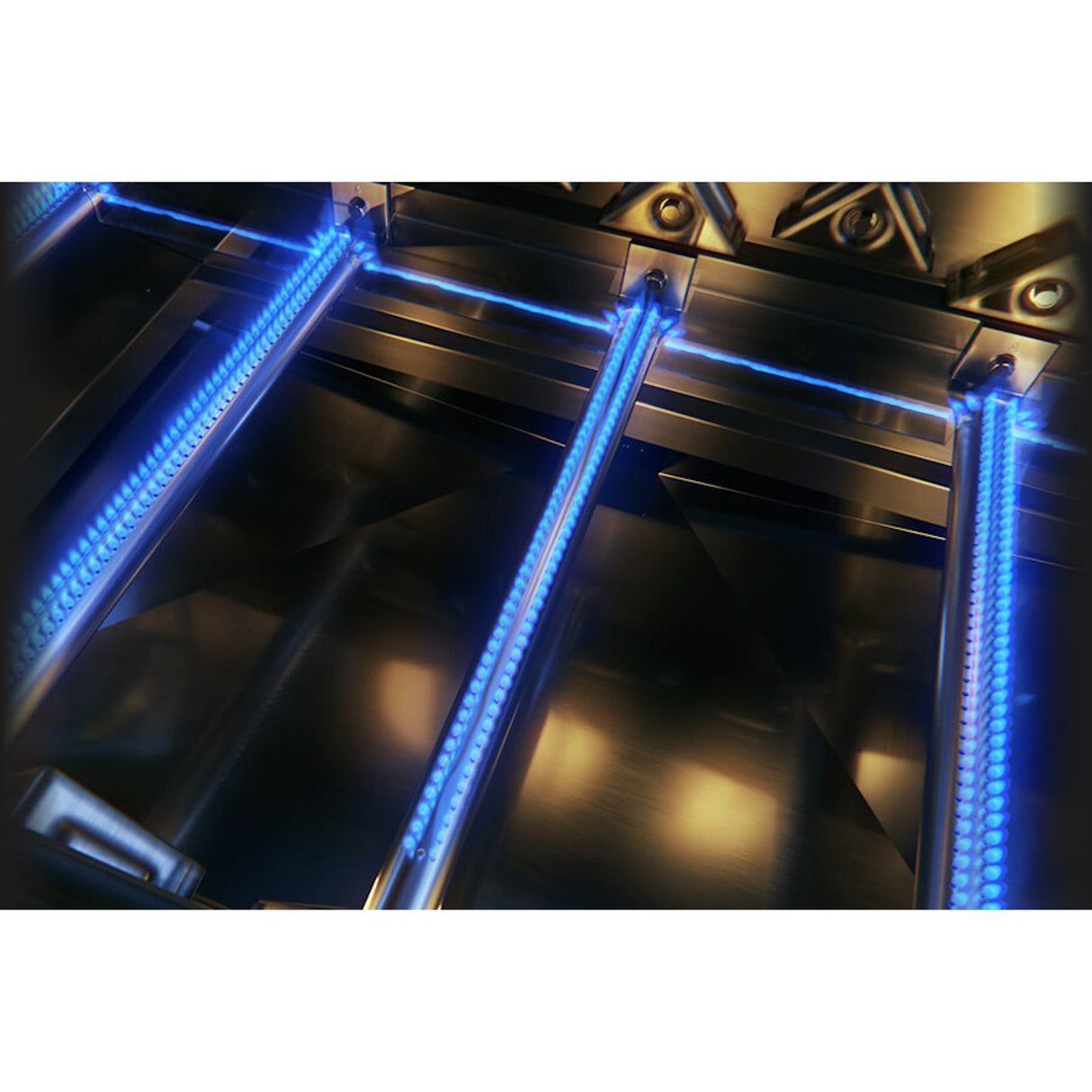 Napoleon Rogue PRO-S 525 Propane Grill burners with blue flame