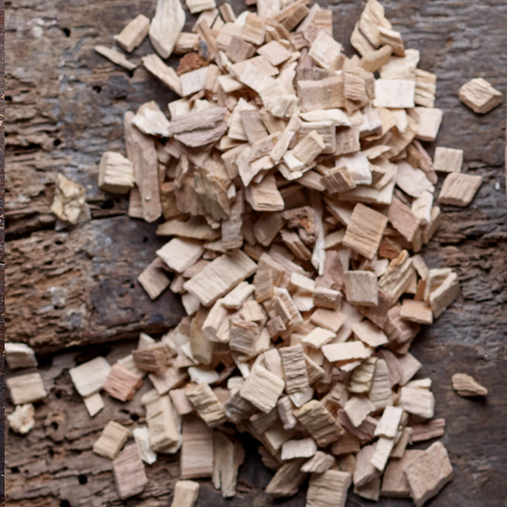 HotSmoked Oak Smoking Chips sample close up