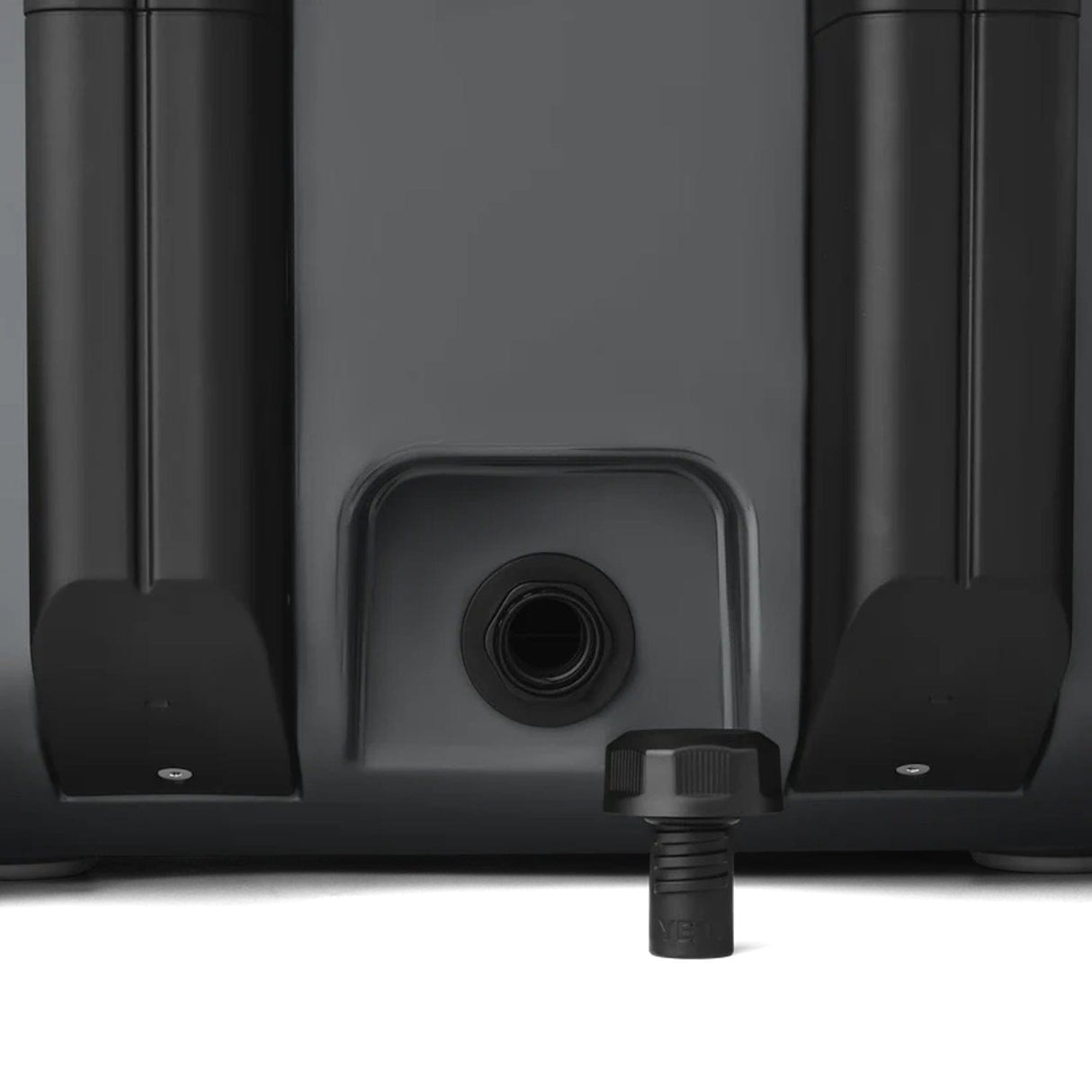 YETI | Roadie® 32 Wheeled Cool Box