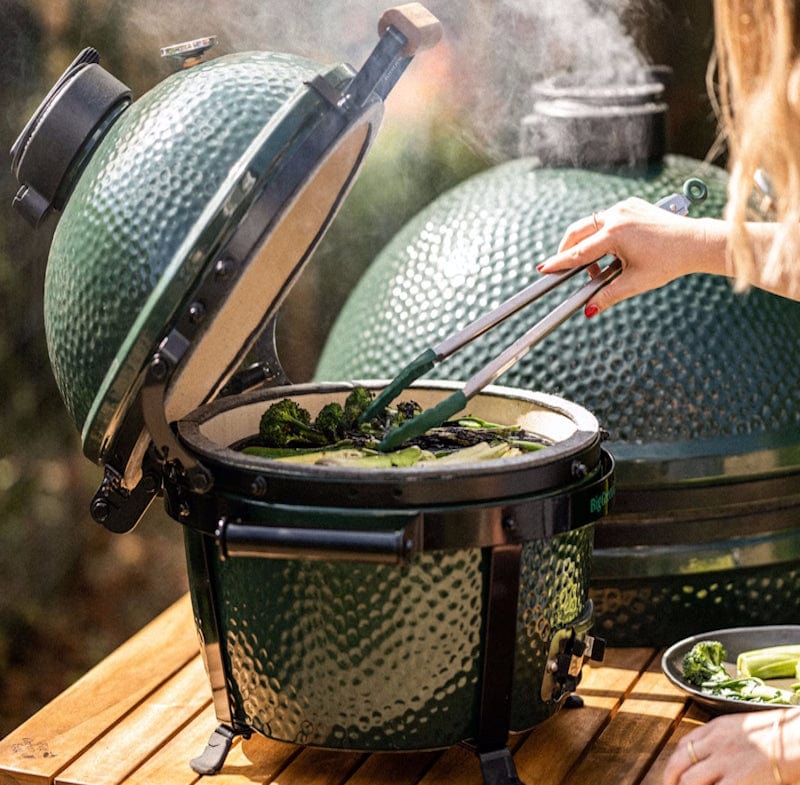 Big Green Egg | MiniMax With Conveggtor