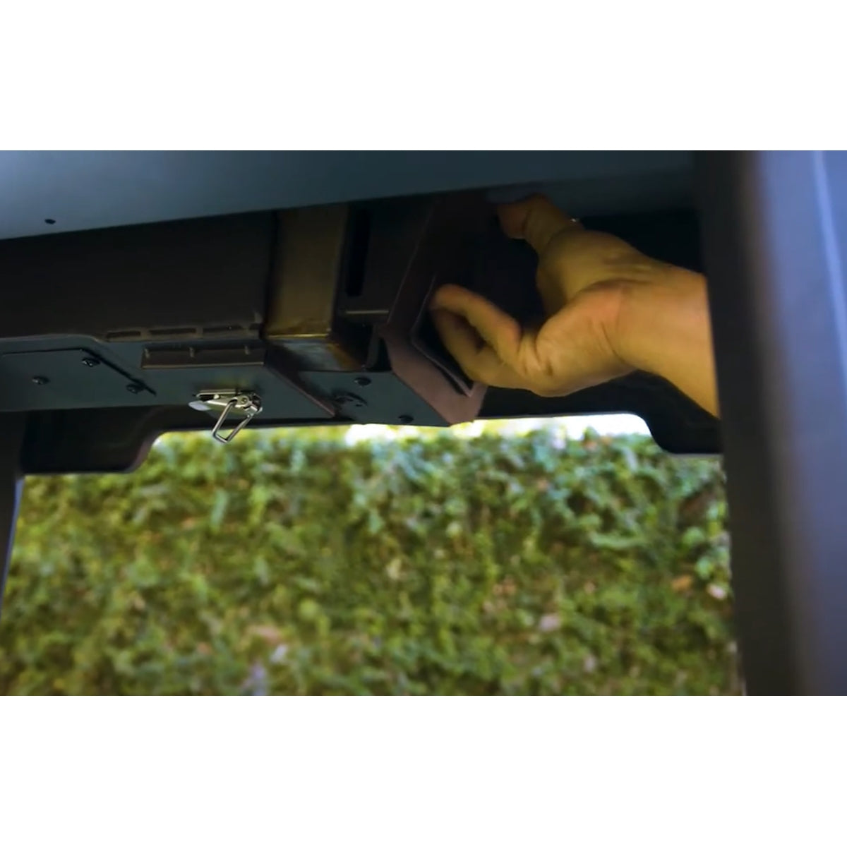 Pit Boss Grills Competition Series 1600 bottom part