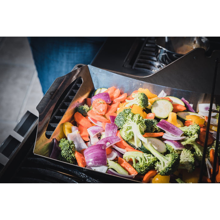 grilling vegetables on Napoleon Rogue XT 525 SIB