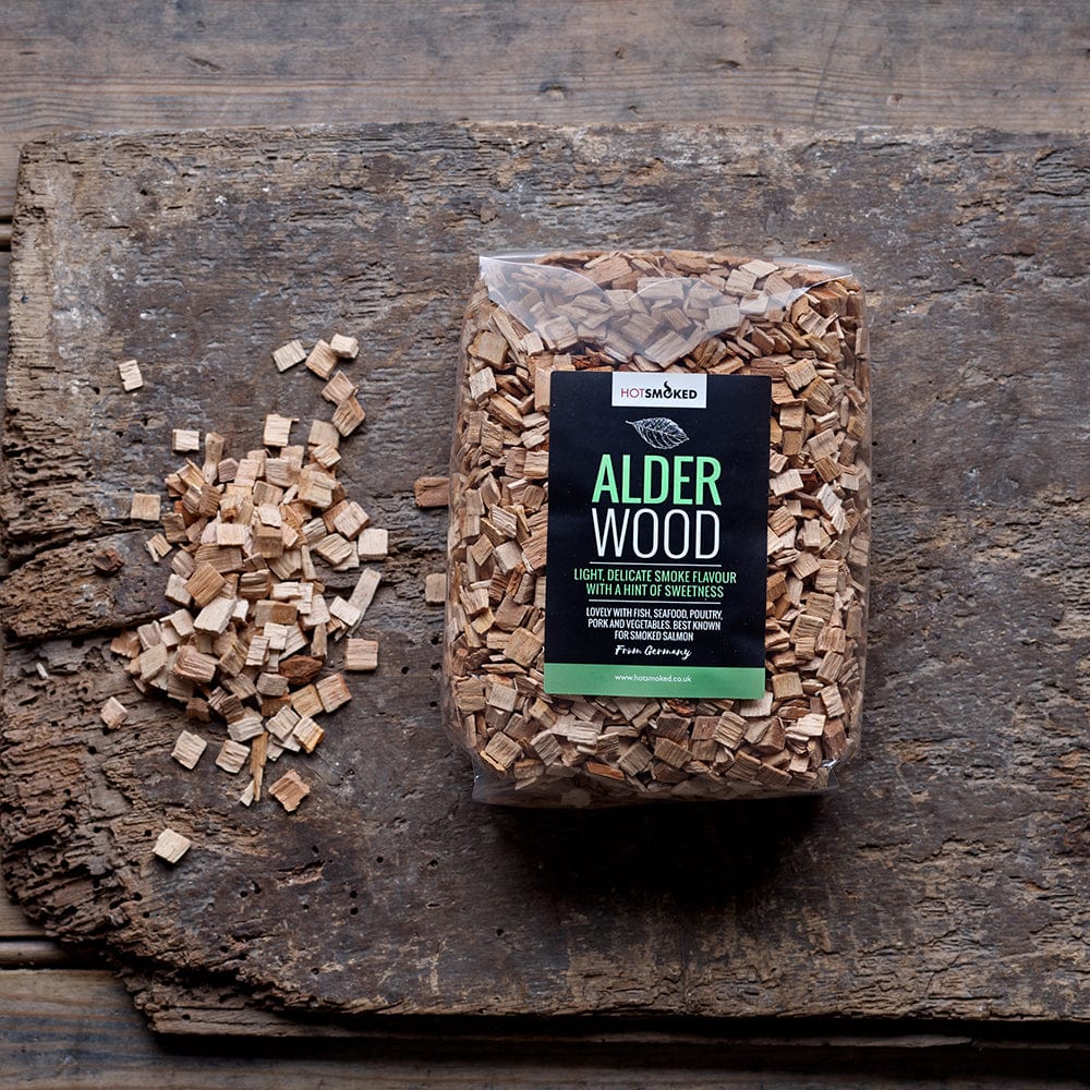 Alder Smoking Chips Refill on wooden board