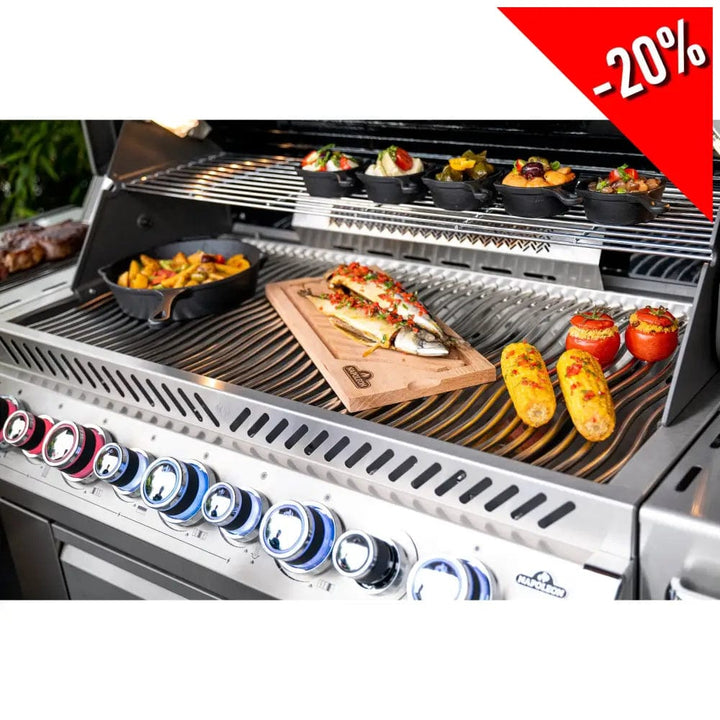 Napoleon Prestige PRO 665 RSIB with food on a grillhead