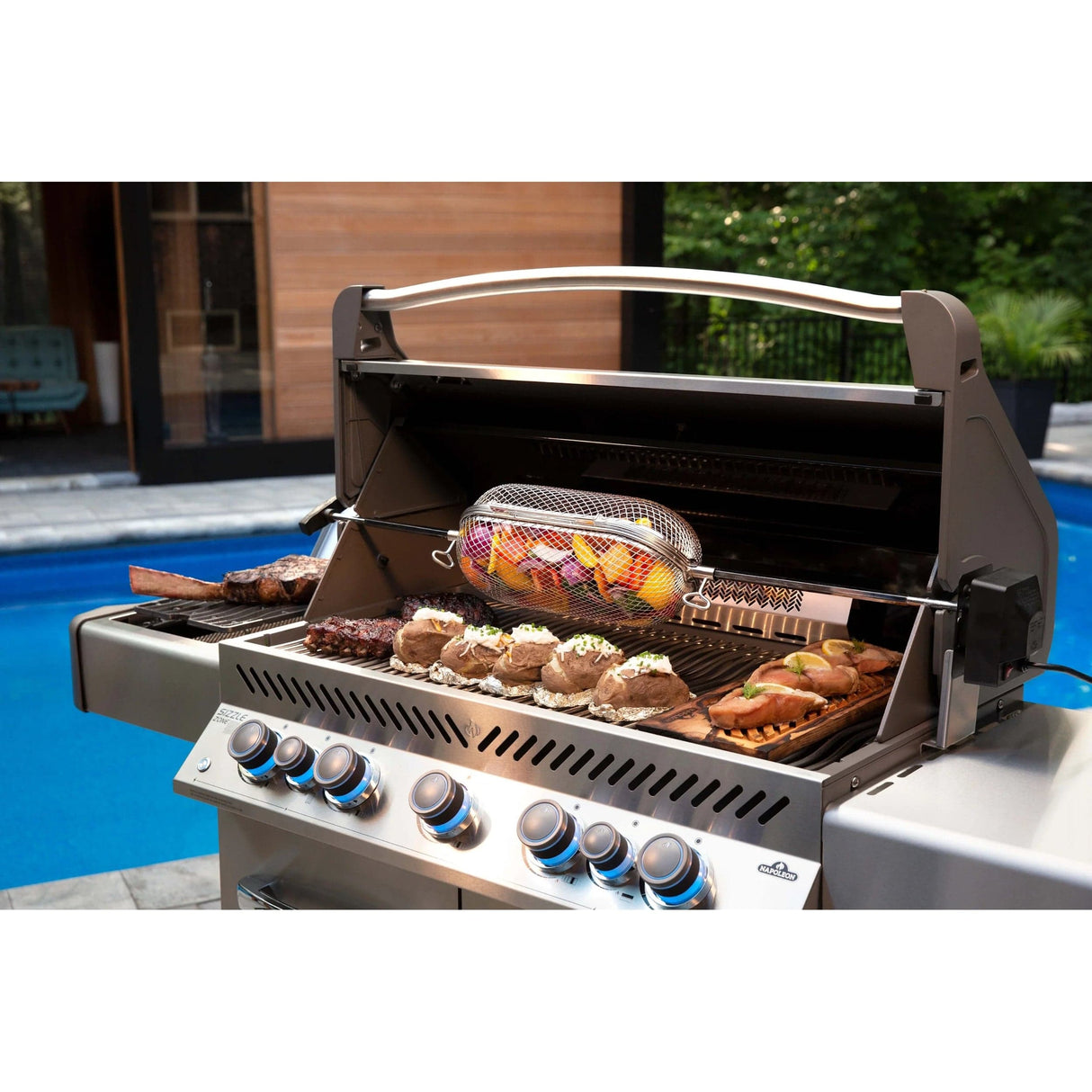 bbq qith infrared side burners on Napoleon Prestige 665 RSIB