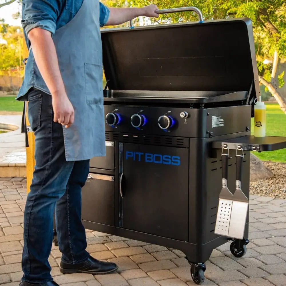 Pit Boss Grills | 5-Burner Ultimate Plancha + Free Tool Kit Gas Griddles