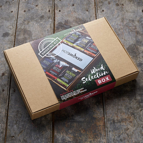 Hot Smoking Kit Woods Selection Box closed box on wooden table